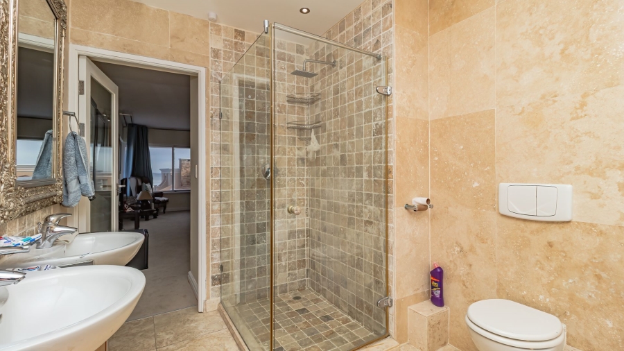6 Bedroom Property for Sale in Bloubergstrand Western Cape